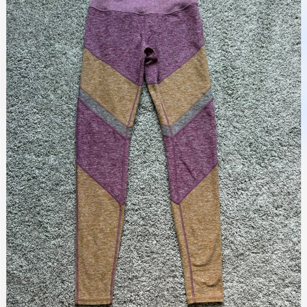 ALO Yoga Plum-Hued Seamless Leggings Sizd Small